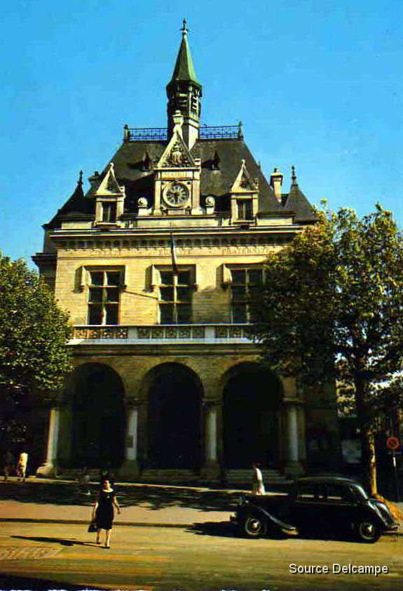 93 Les Lilas Hotel de Ville.jpg